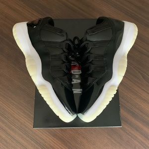 Jordan 11 Retro Low 72-10